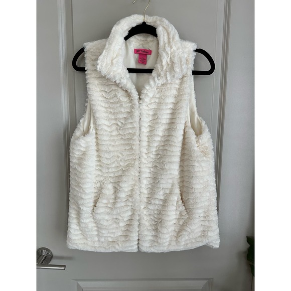 Betsey Johnson Ivory Faux Fur Vest Hook Eye Closure Sz. Large - Picture 1 of 8